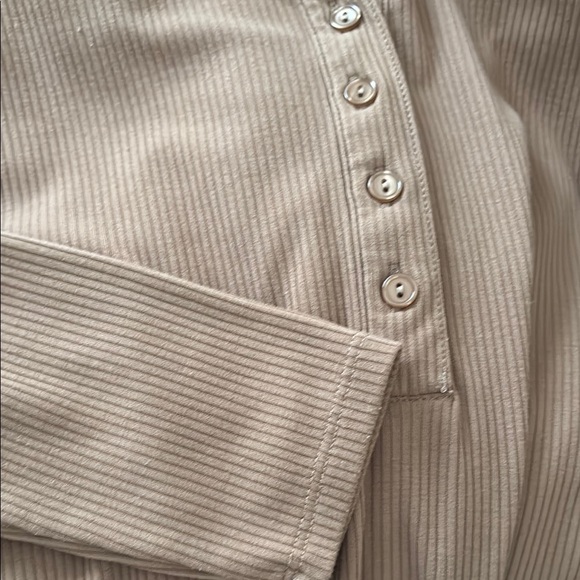 ASTR The Label Ribbed Henley Button Bodysuit Taupe Size M - Picture 4 of 5